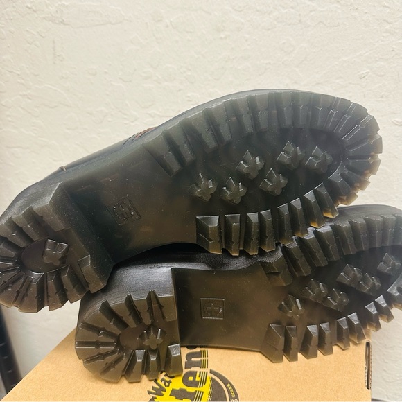 Dr. Martens Leona Lug Sole Platform Derby - Picture 7 of 8